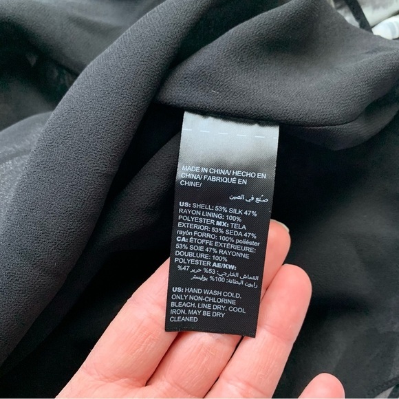 White House Black Market | NWT Size Medium Blk Dynasty Floral Silk Raglan Blouse - Picture 8 of 16